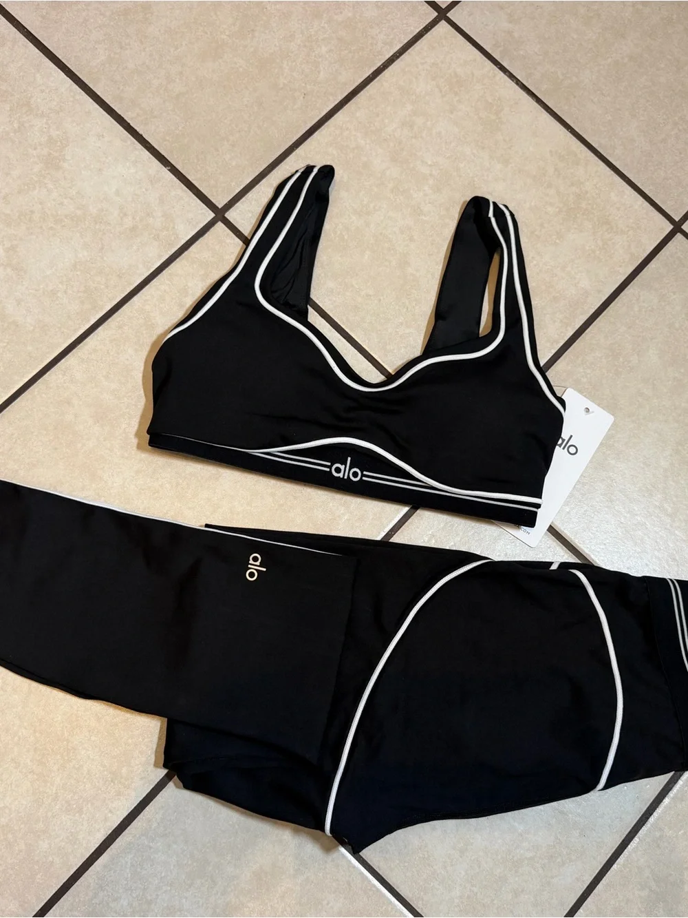 ALO Yoga Black Capri Leggings & Piped Sports Bra Set